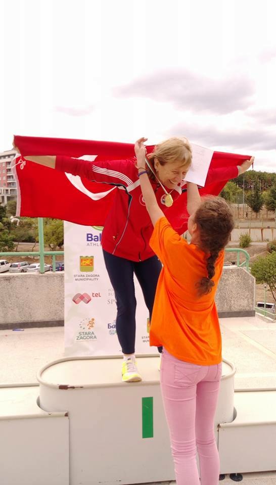 Çiçek Solon Balkan Şampiyonası'nda 100 Metre Altın Madalya Sahibi